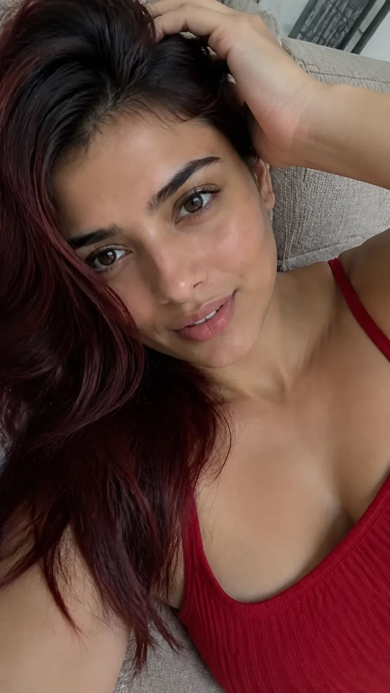 Closeup selfie hand in hair